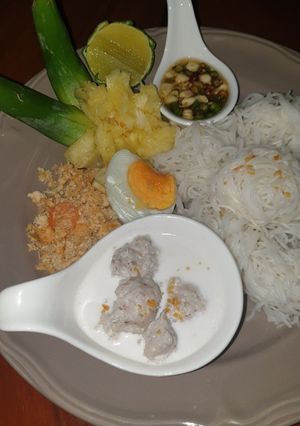 รูปของ ขนมจีนซาวน้ำ แจงล้อน