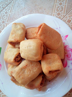 A picture of Yam rolls.