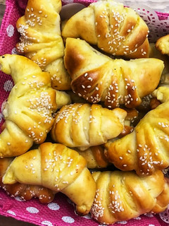 A picture of Yummy Chicken stuffed croissants. #delightfulbaking.