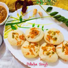 A picture of Veggie Rava idli.