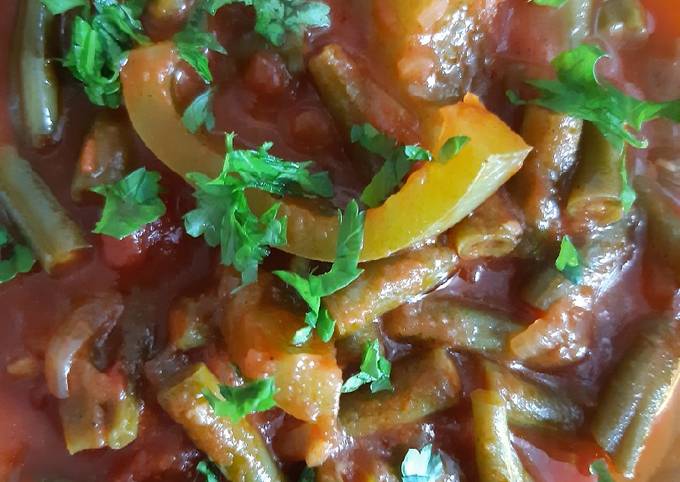 Buschbohnen in Tomatensoße