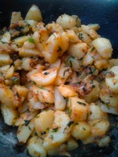 जीरा आलू (jeera aloo recipe in Hindi) रेसिपी मुख्य फोटो