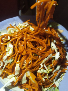 चाऊमिन (chowmein recipe in Hindi) रेसिपी मुख्य फोटो