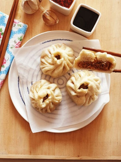 A picture of Steamed Buns.