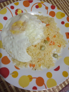 Una foto de Arroz a la jardinera con huevo