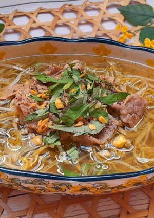 Hình của món Canh bò nấu me.