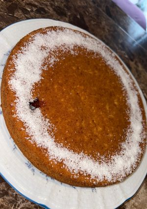 Una foto de Torta de coco y dulce de leche