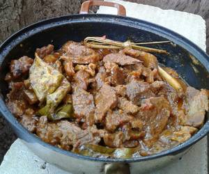 Praktis Menyajikan Semur daging Nikmat Lezat