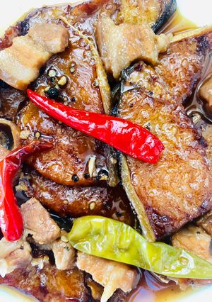 Hình của món Cá bớp khô dẻo kho thịt ba chỉ.