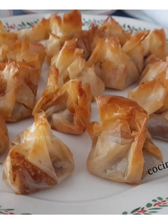 Una foto de Baklava en saquitos