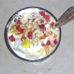 A picture of Mango shake with ice cream.