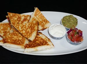 Una foto de Quesadillas de carne y queso