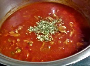 Una foto de Salsa de Tomate🍅Frito con Pollo🍗para Pastas🍝!!!