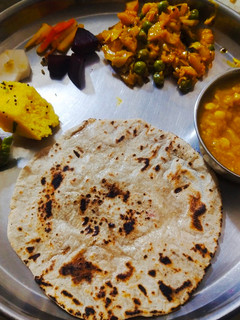 જુવાર ની રોટી(Jowar Roti Recipe in Gujarati) રેસીપી મુખ્ય ફોટો
