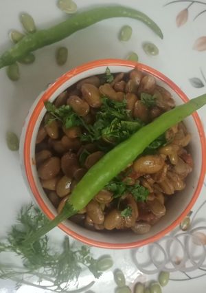 A picture of Lima beans curry.
