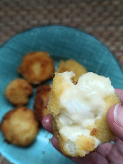 Una foto de Croquetas de bacalao al pil pil