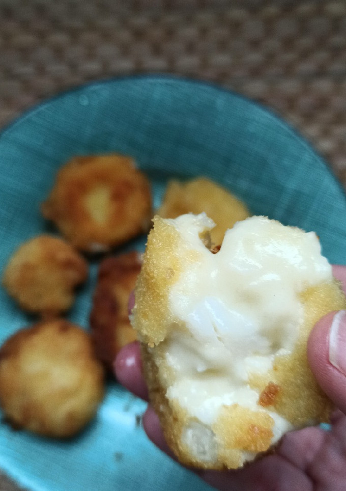 Una foto de Croquetas de bacalao al pil pil