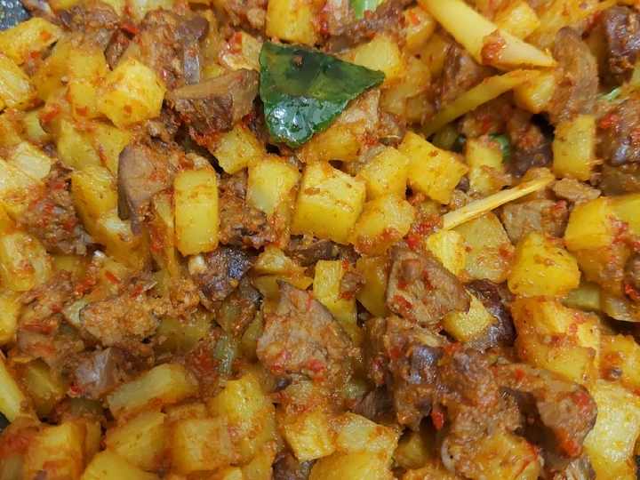 Langkah Mudah untuk Membuat Resep Sambal goreng ati kentang yang  Bikin Ketagihan Anti Ribet, Mantap