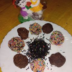 A picture of Chocolate balls.
