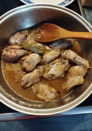 Una foto de Alitas de Pollo a la Cerveza 🍻