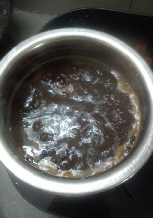 A picture of Jaggery tamarind chutney.