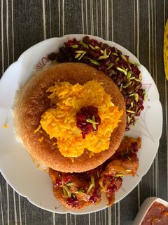 عکسی از دستور کشمش و زرشک پلو با فیله مرغ