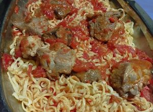 Una foto de Pasta casera con tuco de la Nonna (con bondiola)