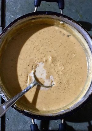 A picture of Nolen gur er payesh/kheer.