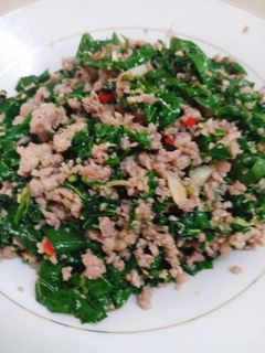 Hình của món Thịt bằm rang lá cách.