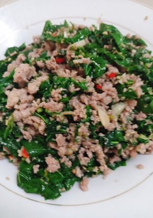 Hình của món Thịt bằm rang lá cách.