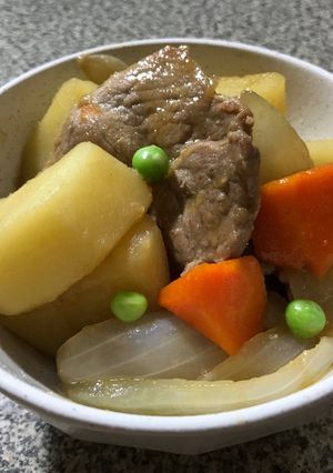Una foto de Nikujaga (Nikujyaga) ~Carne con Papas Estilo Japoñes~