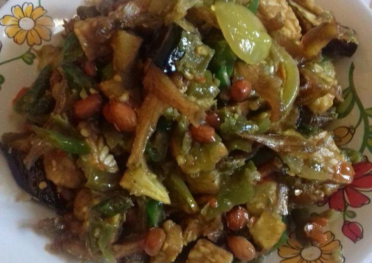 Resep: Goreng Tempe,Kentang,Kacang,Teri dan Terong Lado Hijau yang Renyah