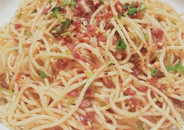 Easiest Way to Prepare Super Quick Homemade Aglio Olio and Corned Beef bits