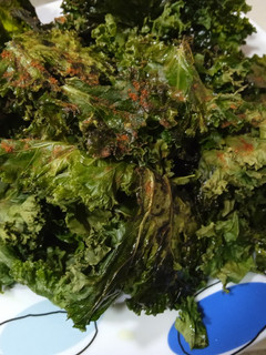 Una foto de Chips de Kale