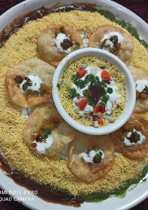 દહીં પૂરી (Dahi Poori Recipe In Gujarati) રેસીપી મુખ્ય ફોટો