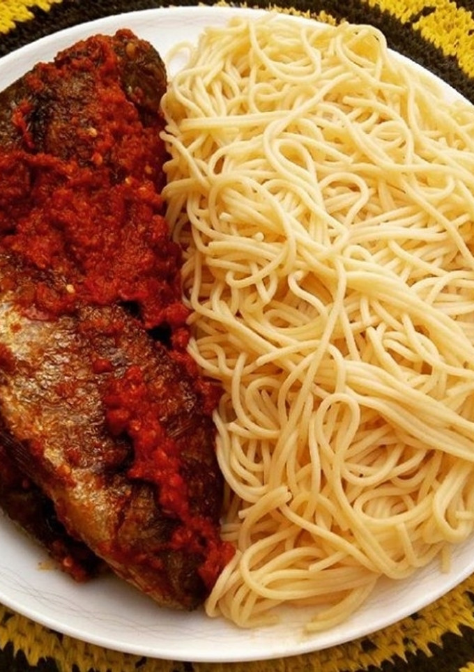 A picture of Spaghetti with stew.