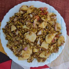 Moth chaat A picture of Moth chaat.