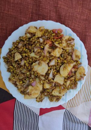 A picture of Moth chaat.
