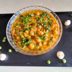 A picture of Rich Fox nut & peas curry without khoya.