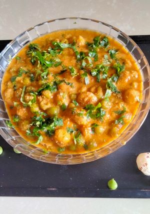 A picture of Rich Fox nut & peas curry without khoya.