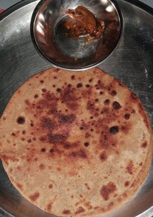 नमक मिर्च का पराठा (namak mirch ka paratha recipe in hindi) रेसिपी मुख्य फोटो