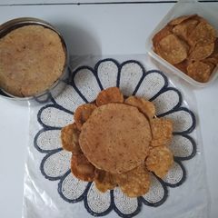 A picture of Faradi Snacks - Rajgira Puri and Rajgira Khakhra #SF.