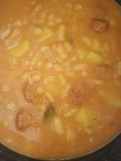 Una foto de Habichuelas con patata y chorizo