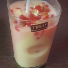 A picture of Mango shake.
