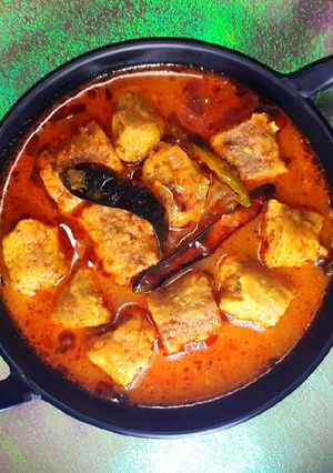 राजस्थानी गट्टा करी (Rajasthani gatta curry recipe in Hindi) रेसिपी मुख्य फोटो