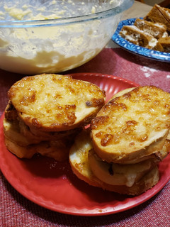 A picture of Jarylsberg Cheese Bread.