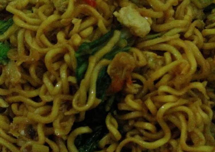 Bagaimana Menyiapkan [Mi Telur] Mie Telur Goreng Manis Pedas, Sempurna