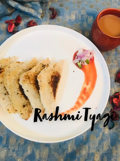 A picture of Paneer tikka bread samosa.
