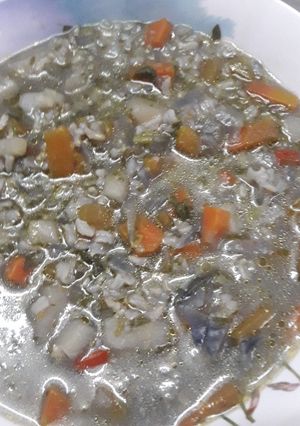 Una foto de Sopa de huesos de caracu y verduras