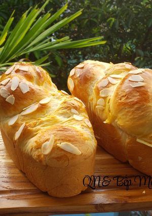 Hình của món Bánh mì hoa cúc.
